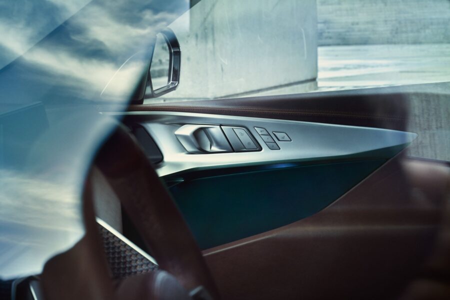 BMW продемонструвало вражаючий концепт XM — неочікуване продовження M1