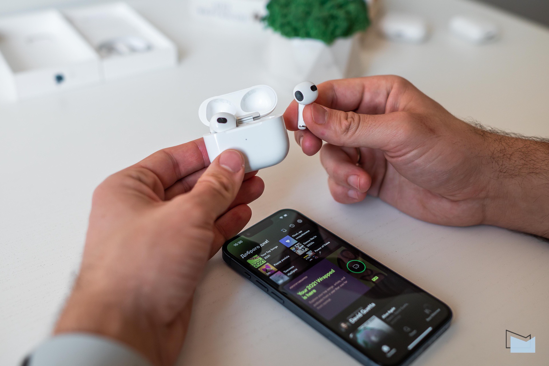 Огляд AirPods 3 – чи стали краще найпопулярніші навушники Apple?