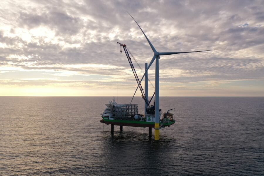 Запущено найбільшу у світі морську вітряну електростанцію Hornsea 2