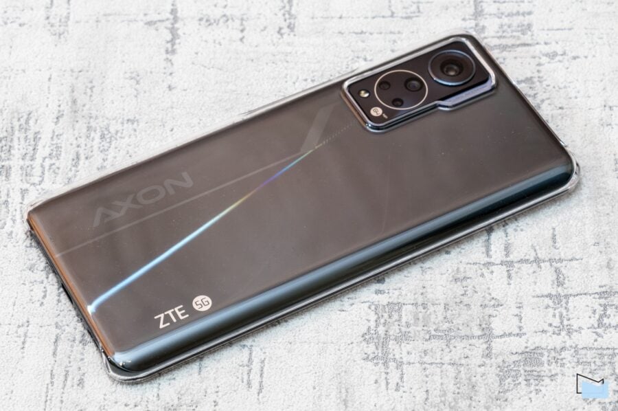 Огляд ZTE Axon 30 5G: смартфон без вирізу під селфі-камеру