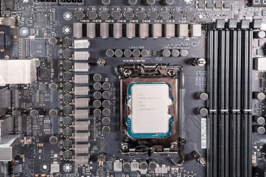 Чому так дорого коштують материнські плати на чипсеті Intel Z690?