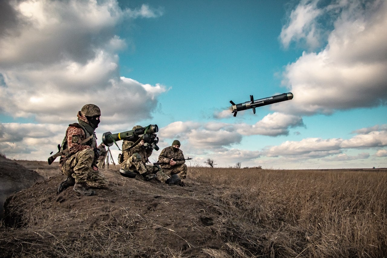 Javelin пробиває додатковий захист. Українські військові випробували ПТРК FGM-148 Javelin проти цілі зі зовнішнім захистом башти
