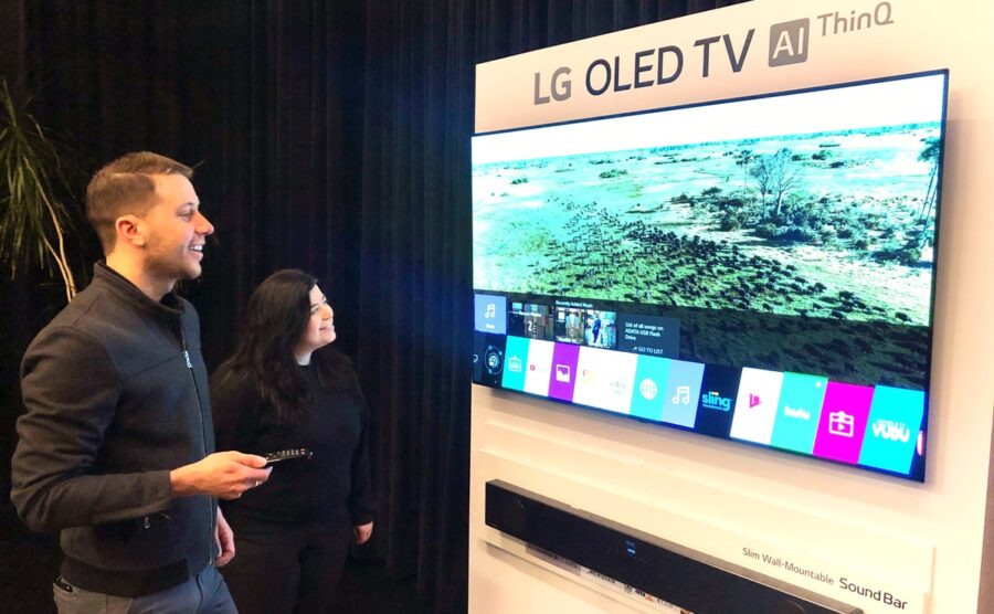 Samsung планує використовувати OLED-панелі LG Display у своїх телевізорах наступного року