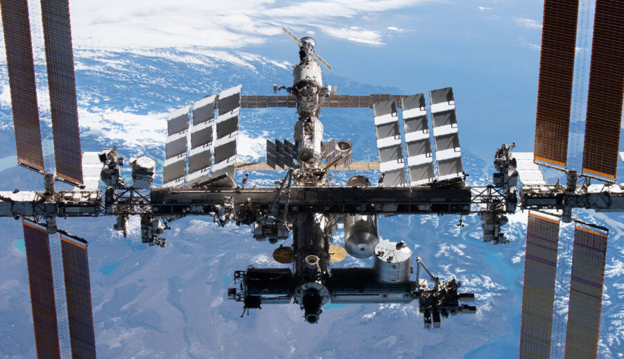 NASA обрала Axiom Space для другої приватної туристичної місії МКС