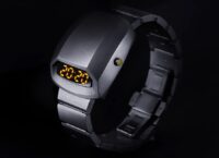 CD Projekt випустила титановий годинник за $500 по грі Cyberpunk 2077