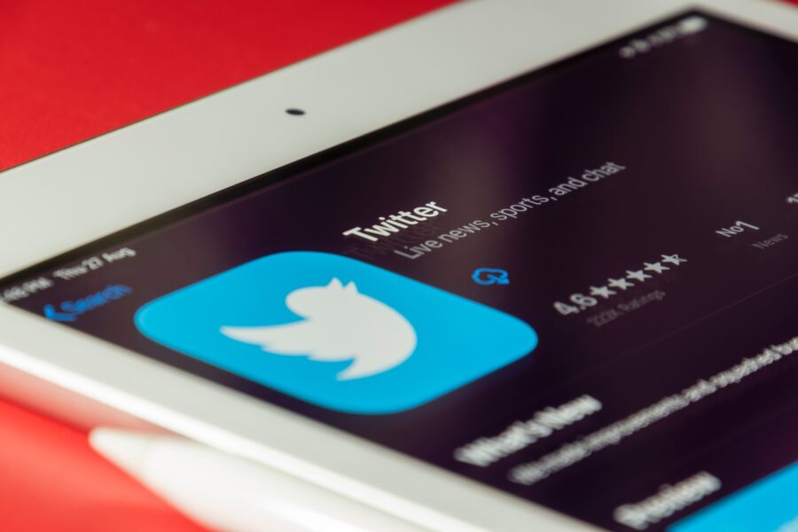 Twitter is improving its direct messaging feature and announcing audio and video calls