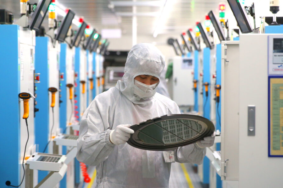 IDC: китайські технологічні компанії відстають від передових розробників мікросхем на 3-4 покоління