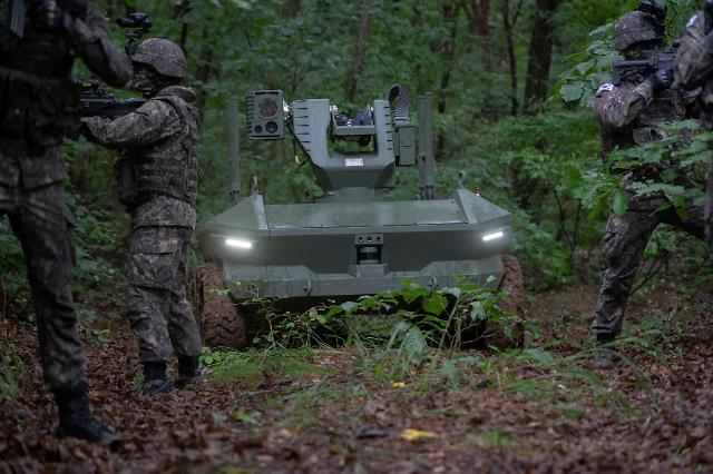 Збройні сили Республіки Корея взяли на озброєння наземних колісних роботів MUGV