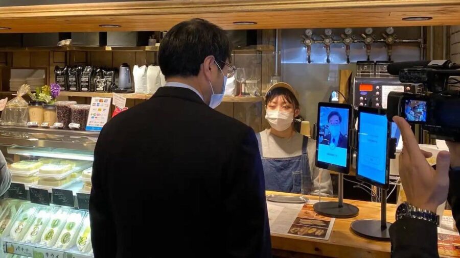 Система BioPay дозволить японцям “розраховуватись обличчям” не знімаючи масок