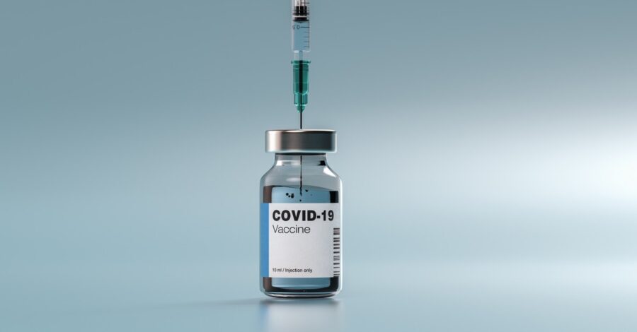 В Україні схвалили бустерну дозу вакцини від COVID-19 для усіх громадян віком старше 18 років