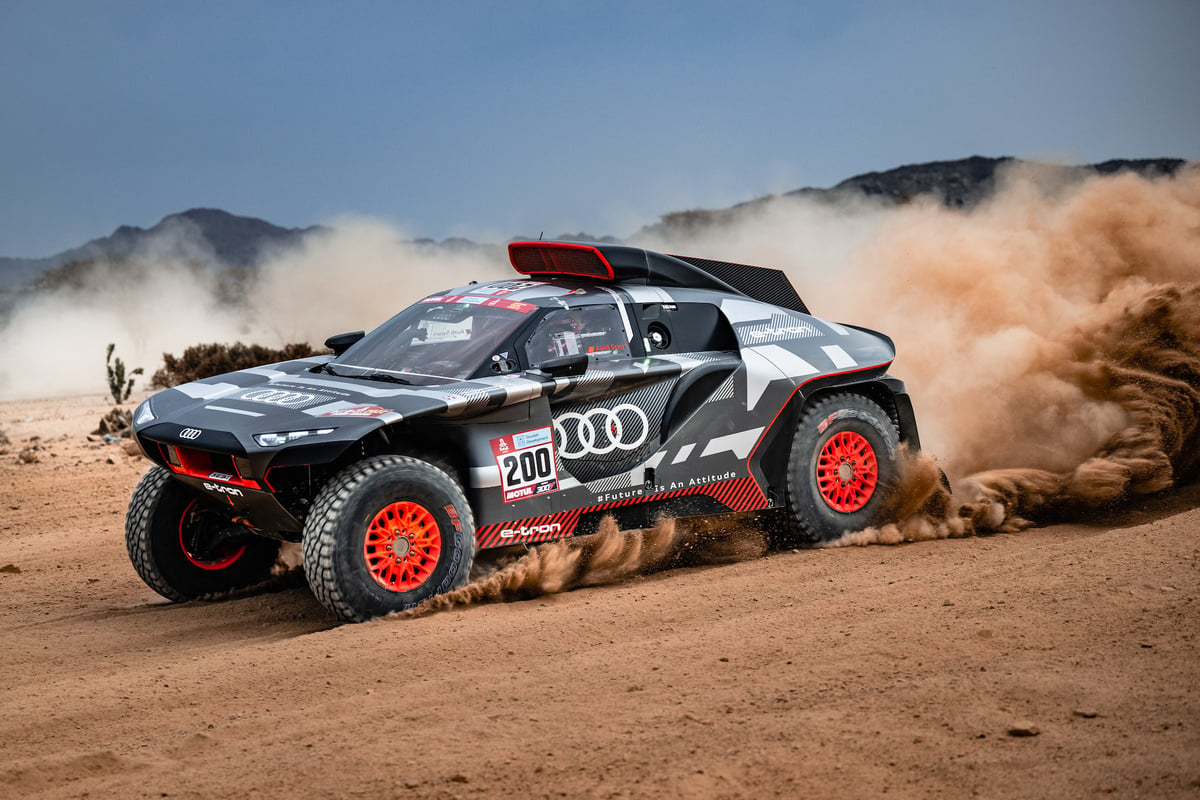 Електрокар Audi RS Q e-tron виграв етап ралі «Дакар»