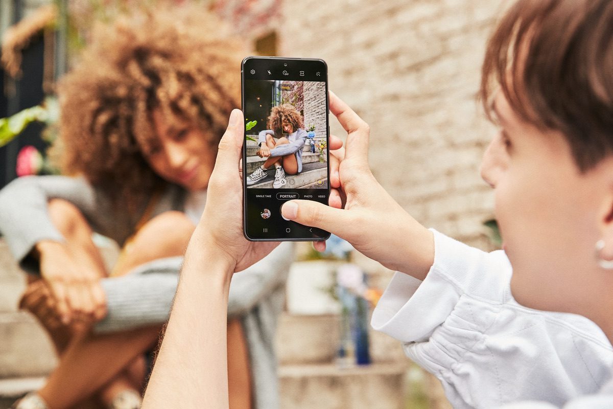 Galaxy S21 FE – доступний флагман від Samsung на Snapdragon 888