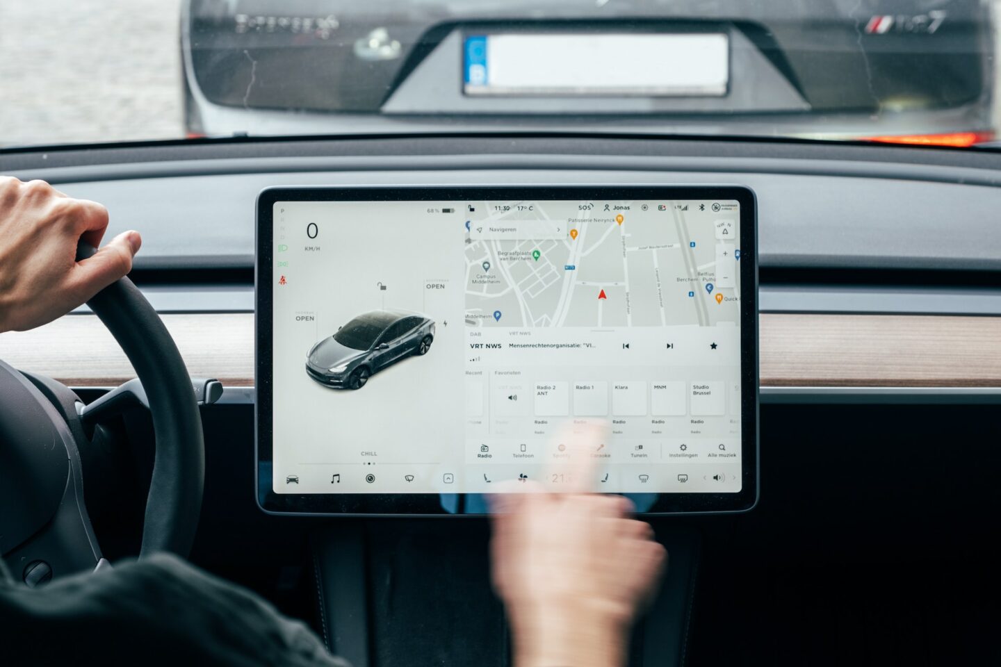 Польський розробник більше не міг чекати та самостійно зайнявся підтримкою Apple CarPlay для своєї Tesla Model 3 за допомогою Raspberry Pi