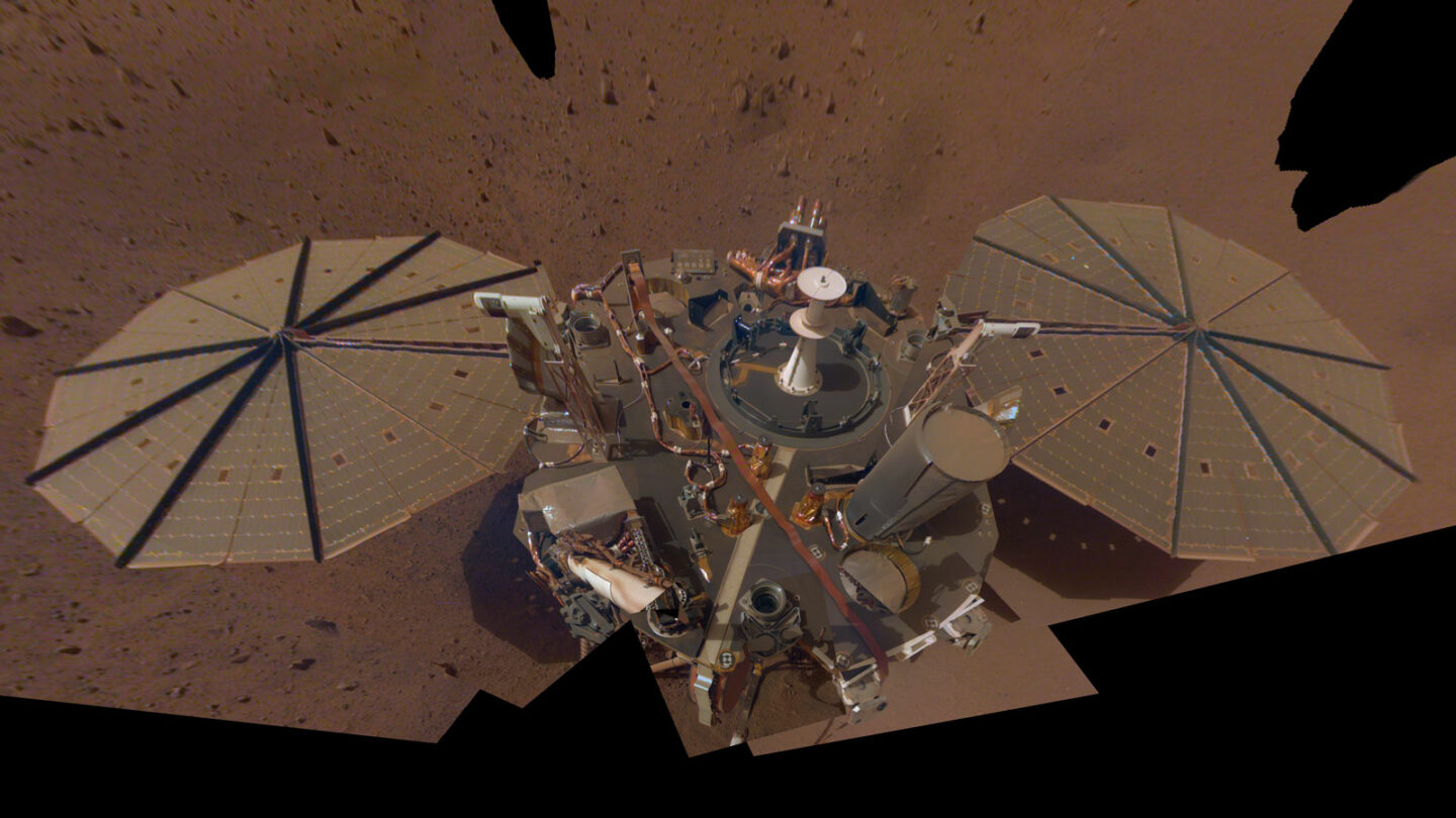 Станція InSight пережила потужну пилову бурю на Марсі