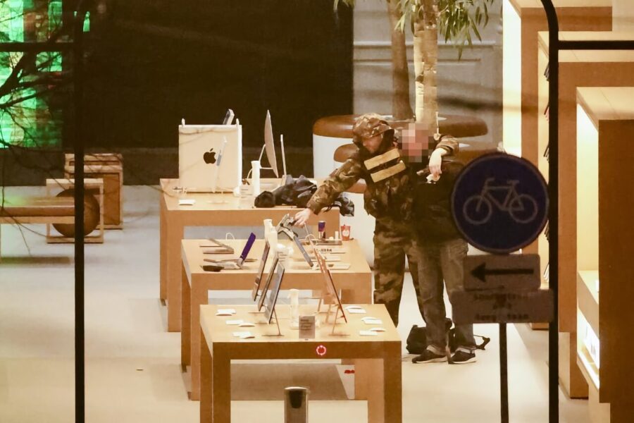 Спроба захоплення заручників в Apple Store в Амстердамі закінчилася перемогою поліції
