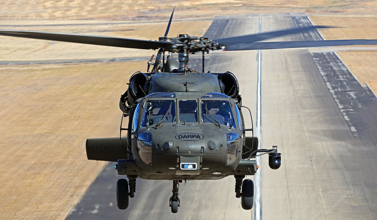 Автономна версія гелікоптера Sikorsky S-70 Black Hawk здійснила перший самостійний політ