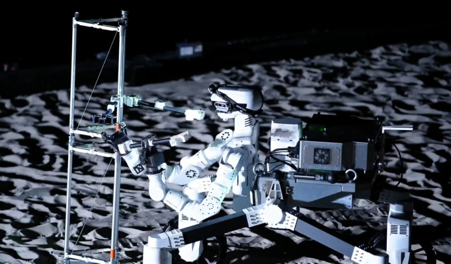 Японській стартап GITAI продемонстрував можливості свого місячного робота-кентавра R1