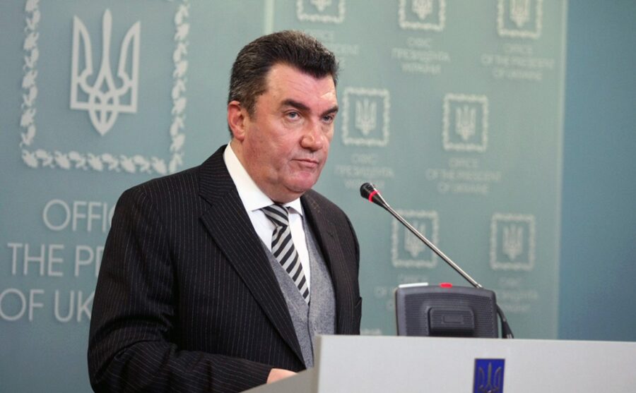 РНБО рекомендує президенту ввести надзвичайний стан по всій території України