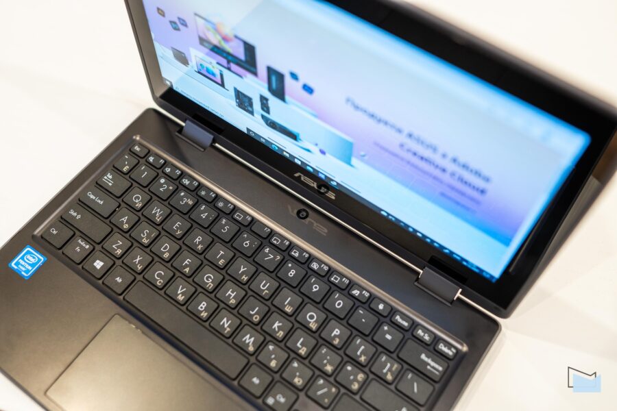 Огляд ASUS BR1100F – ноутбук для школи