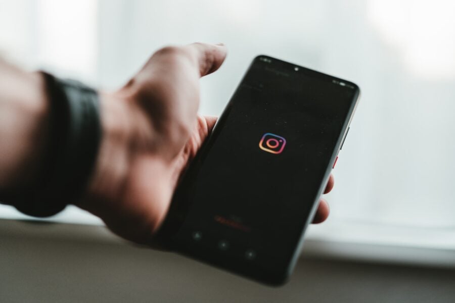 Instagram appears to be preparing to launch an AI-powered chatbot