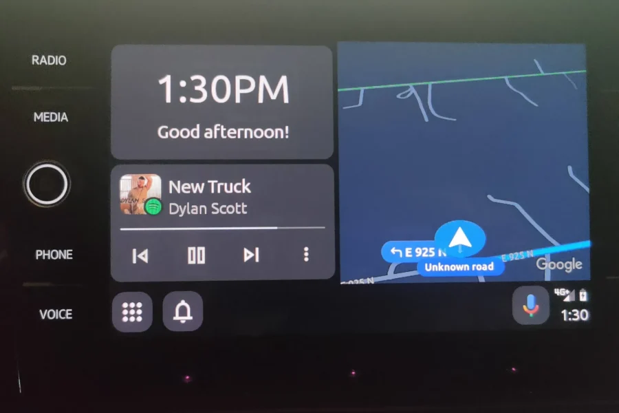 На Reddit опубліковано зображення нового інтерфейсу Android Auto. Майбутнє оновлення нагадує Apple CarPlay