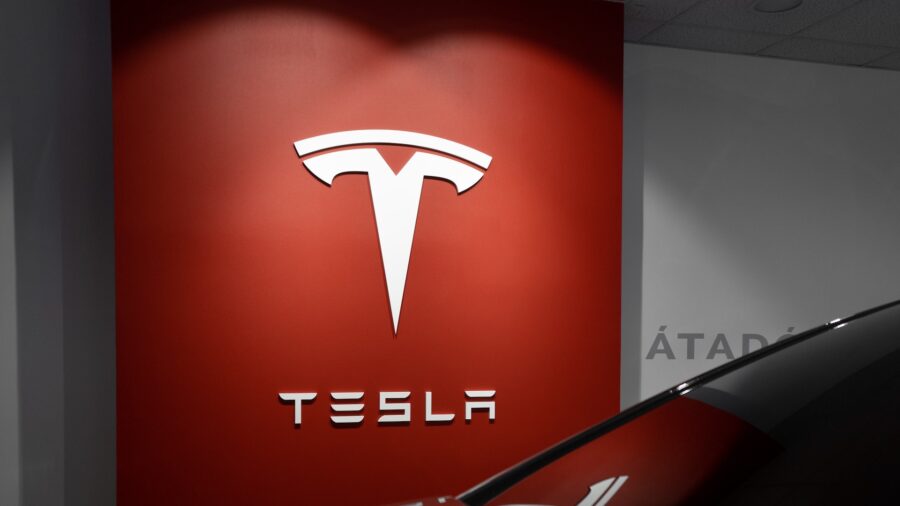 Віртуальна електростанція Tesla буде платити власникам PowerWall за допомогу під час відключень