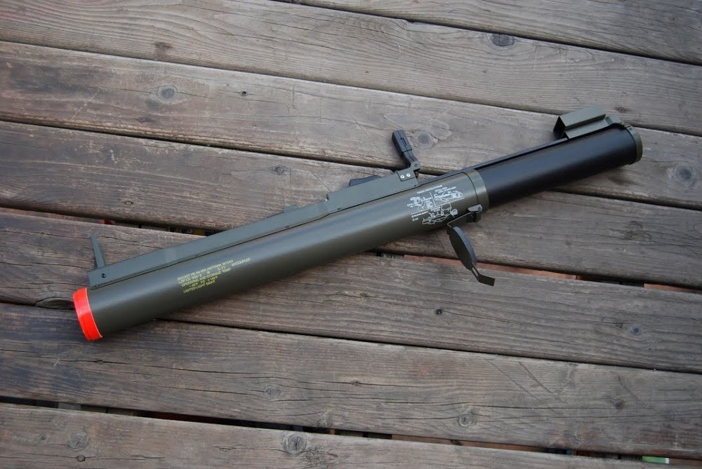 M72 LAW – легкий гранатомет з історією. Не дуже нова, але надійна зброя, що невдовзі надійде в Україну