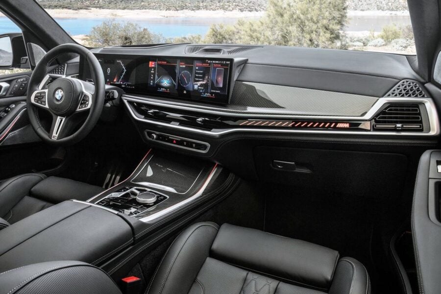BMW X7 SUV: new look, new interior