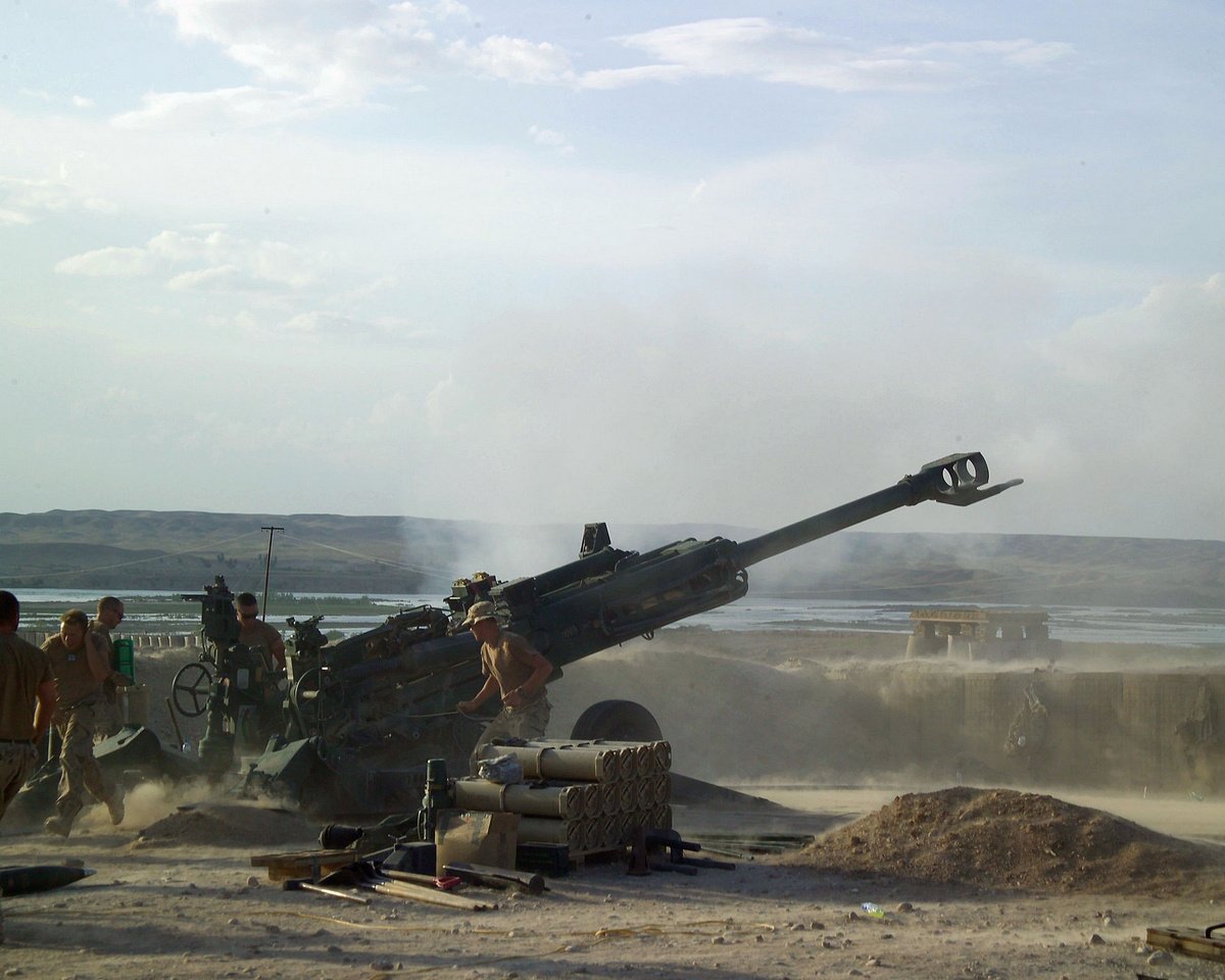 155-mm M777 howitzer - titanium construction, digital fire control system and high-precision munitions