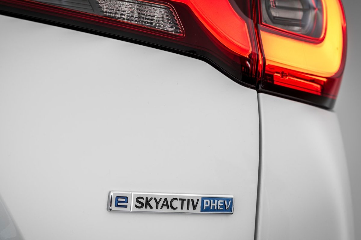 The premium Mazda CX-60 SUV receives a 6-cylinder diesel