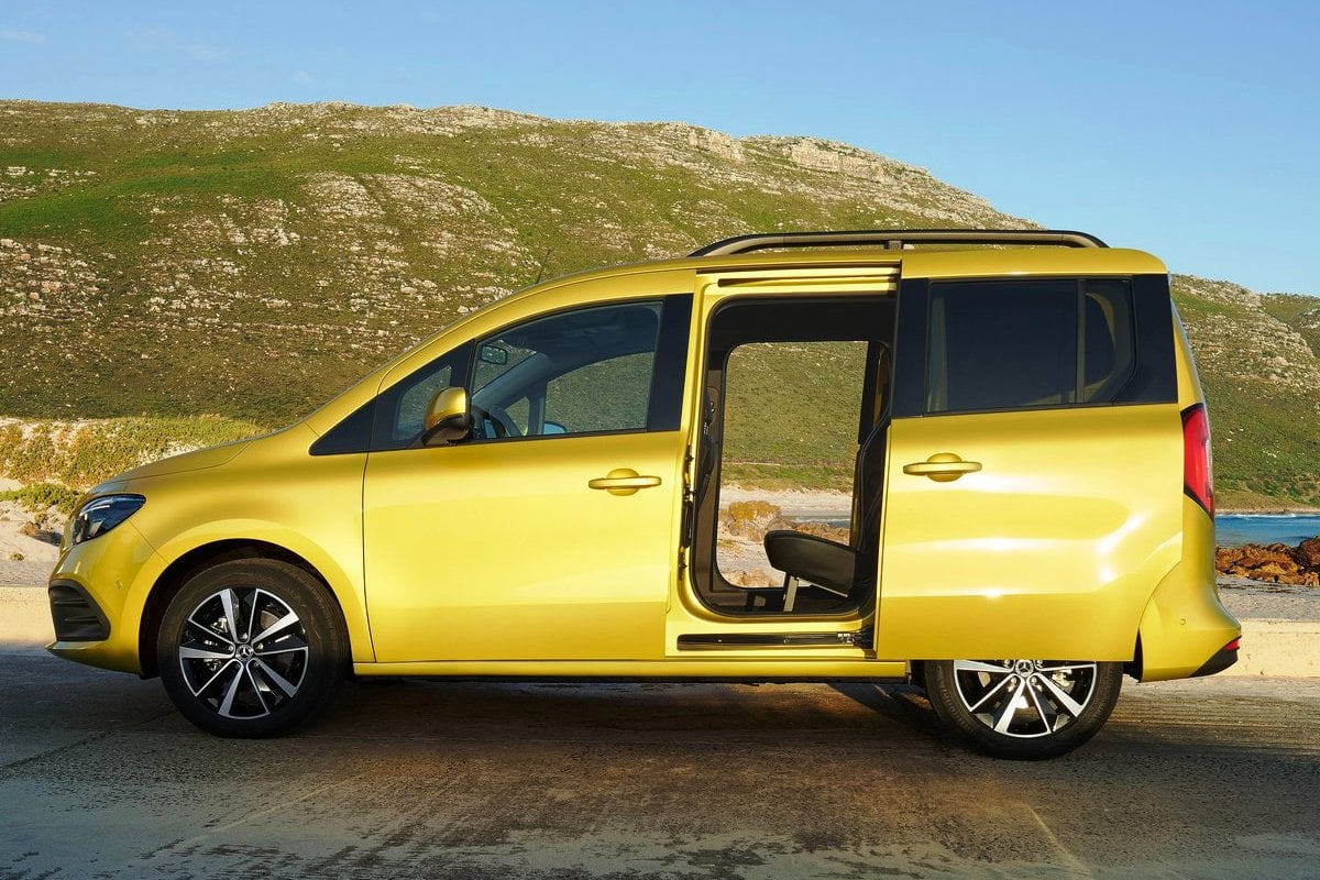 Meet T-Сlass, a new minivan from Renault...oh, sorry, from Mercedez-Benz!