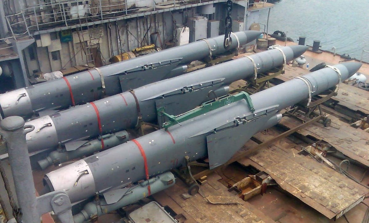 Росіяни збираються підняти затонулий крейсер «Москва», на борту якого може бути ядерна зброя