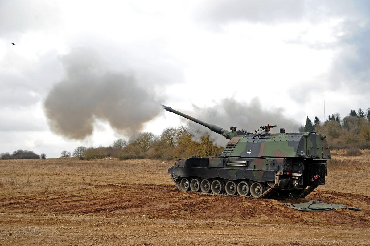 Germany proposes to supply Ukraine with modern PzH 2000 howitzers... in 2024-2027