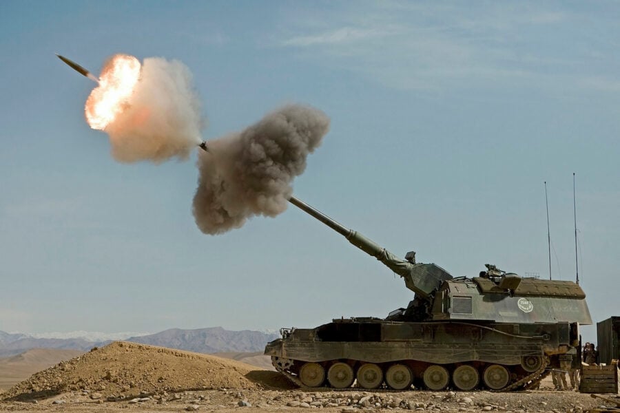 Ukraine will buy 100 PzH 2000 self-propelled guns from Germany. But they will have to wait