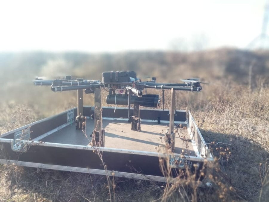 Октокоптер R18 від «Аеророзвідка» – український дрон, який нищить ворогів