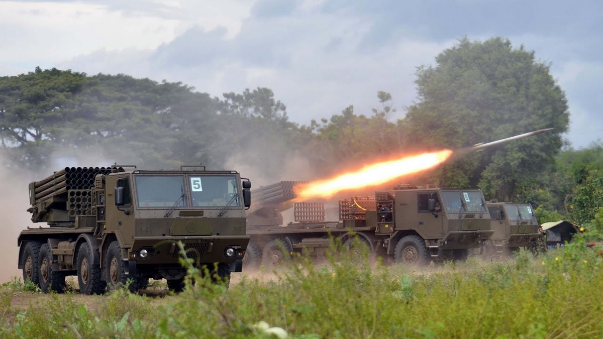 New weapon deliveries from the Czech Republic. DANA self-propelled artillery and RM-70 multiple rocket launcher