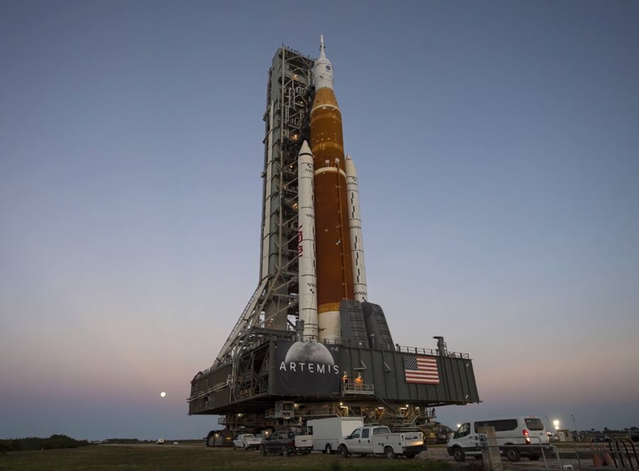 Після трьох спроб завершити випробування ракети Space Launch System, NASA вирішило зробити перерву