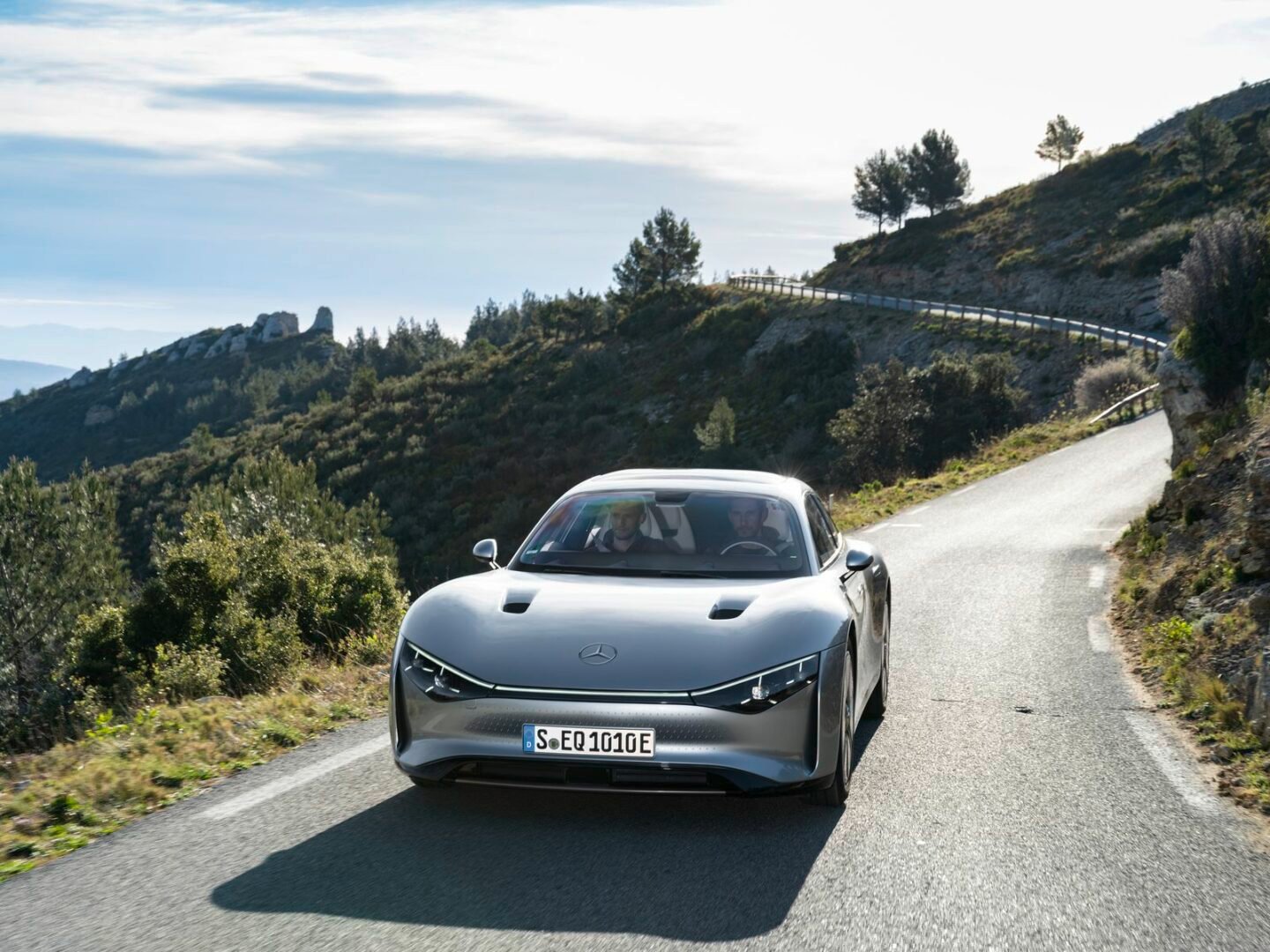 Mercedes-Benz Vision EQXX concept car travels to four European countries and completes 1,000 km on a single charge