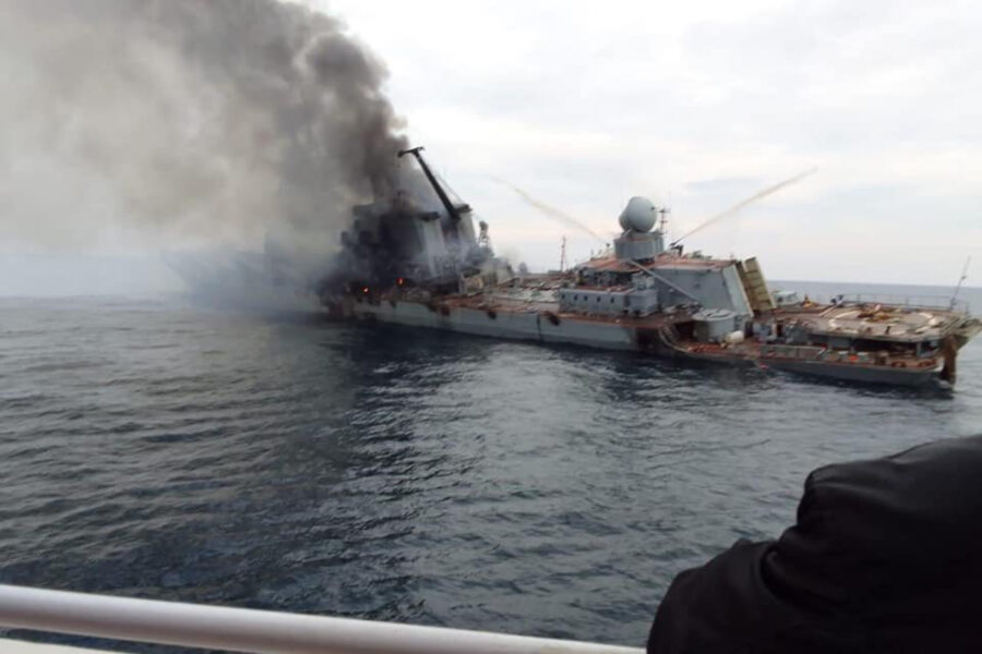 Ехолокаційна зйомка показала, як ракетний крейсер “Москва” лежить на дні Чорного моря