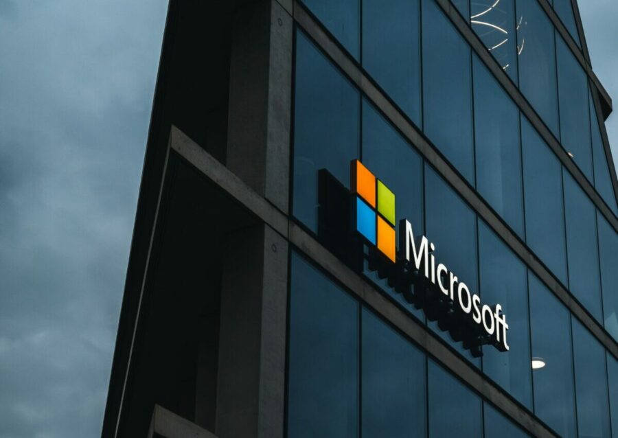 Microsoft: Russian cyberattacks for the war against Ukraine began in March 2021
