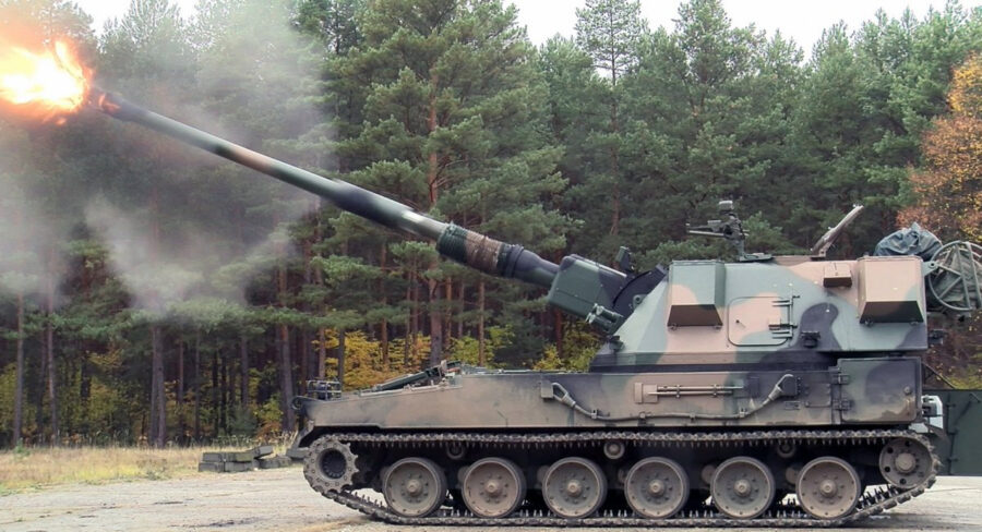 Польща продає Україні понад 50 новітніх 155-мм САУ AHS Krab
