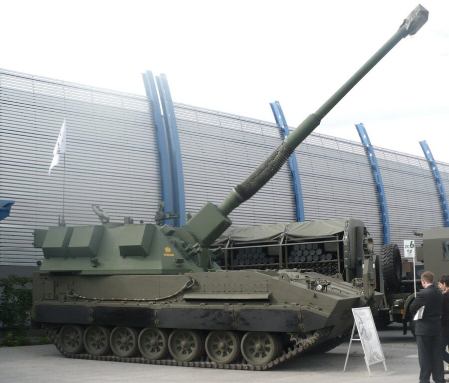 The 55-mm AHS Krab SpGH, a Polish version of the AS-90, for the Armed Forces