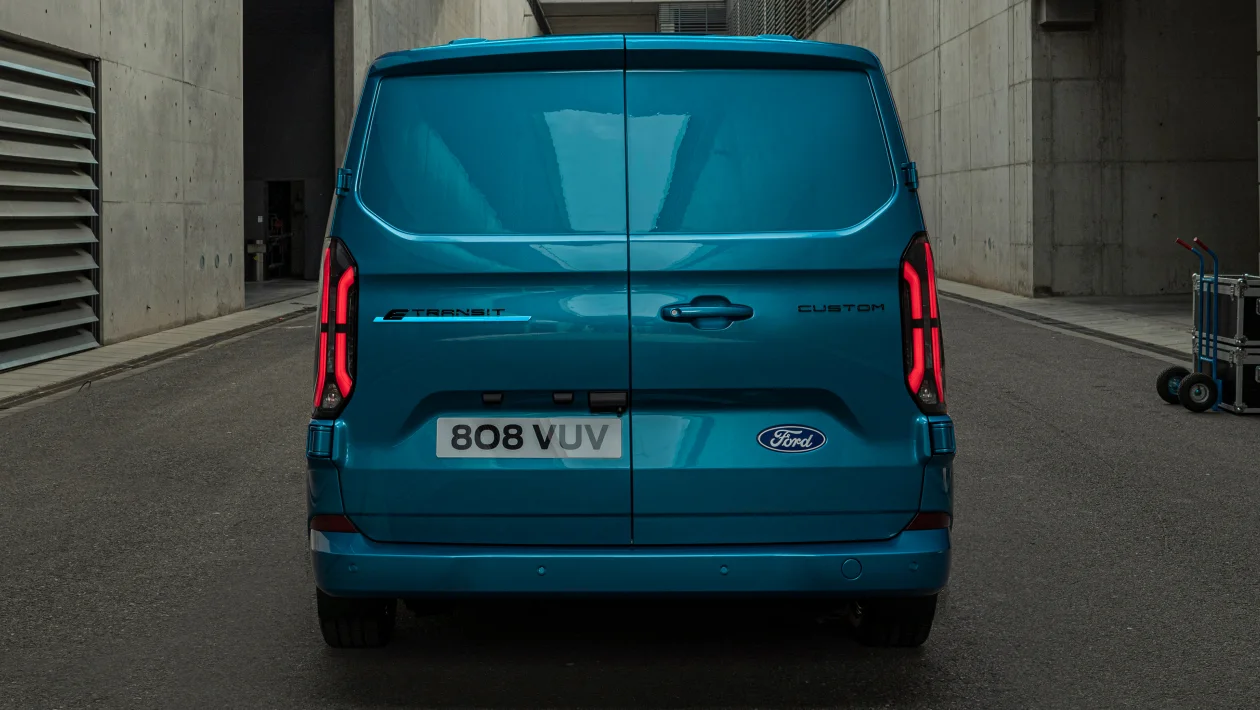 Ford E-Transit Custom - новий електричний комерційний фургон для європейського ринку