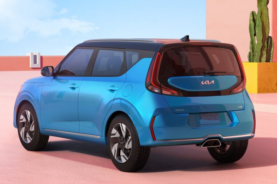 Compact KIA Soul SUV has been updated and... got simpler!!