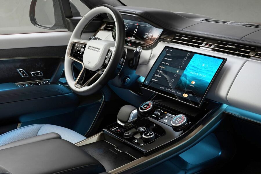 Дебютував новий Range Rover Sport: пізнаваний стиль, нові технології