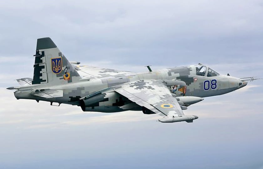 It seems that Ukraine received Su-25 aircraft. In a very unusual way