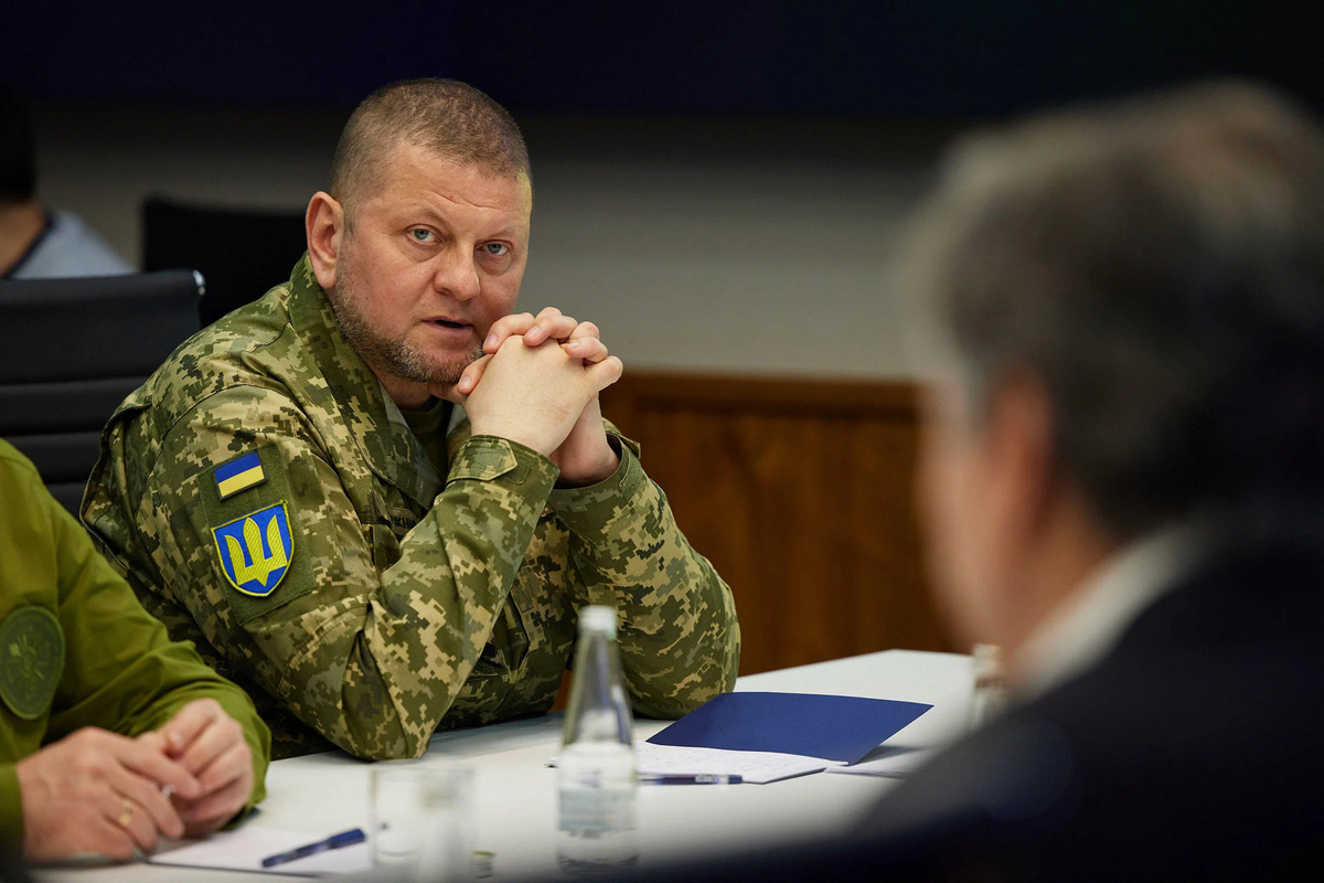 General Zaluzhnyi: we have a front width of 2450 km, of which 1105 km are active fighting zone