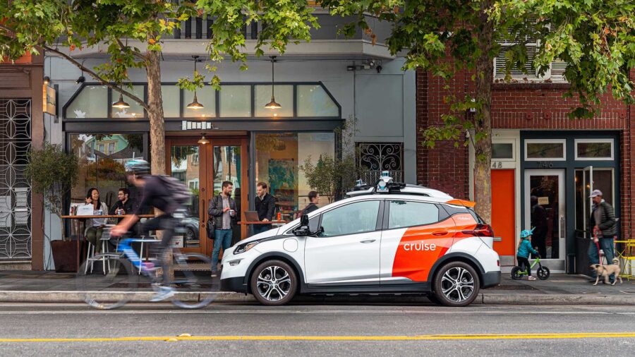 A Cruise self-driving car blocked the way for firefighters in San Francisco