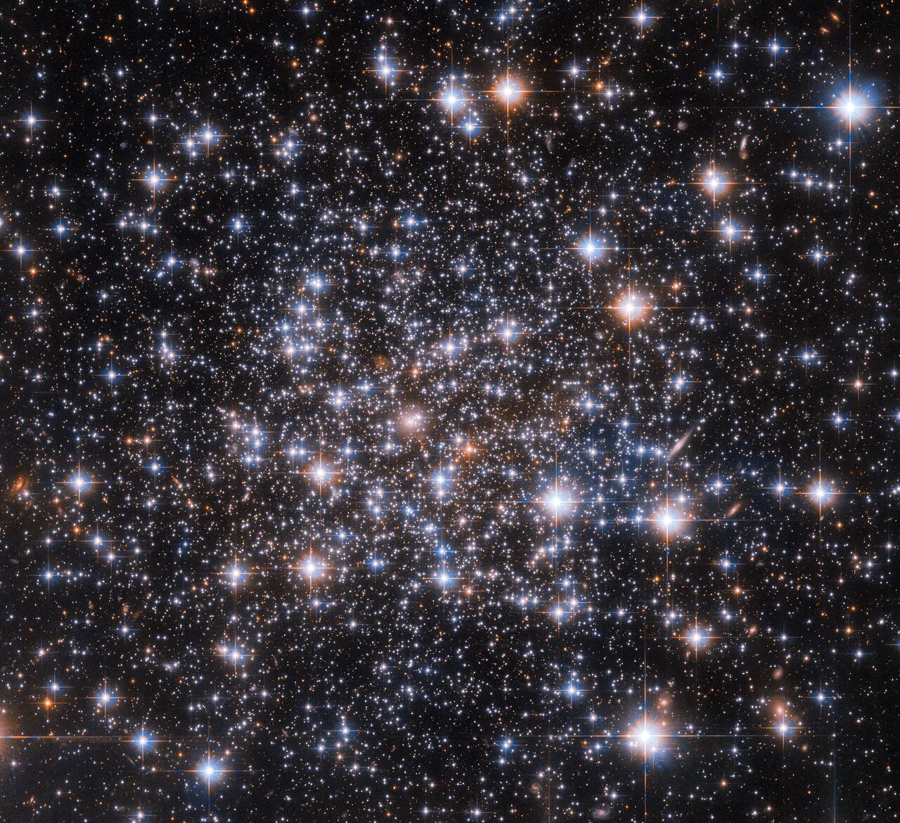 Hubble has captured an impressive star cluster. It may be the key to an ancient astronomical mystery