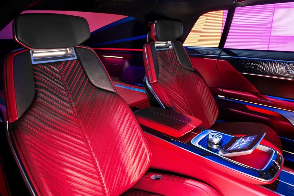 Cadillac Celestiq concept car: future electric mega-flagship